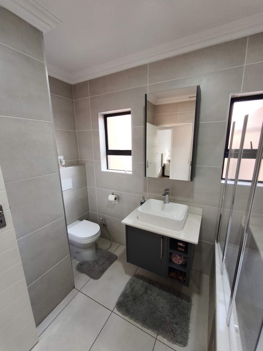 3 Bedroom Property for Sale in Dayanglen Gauteng