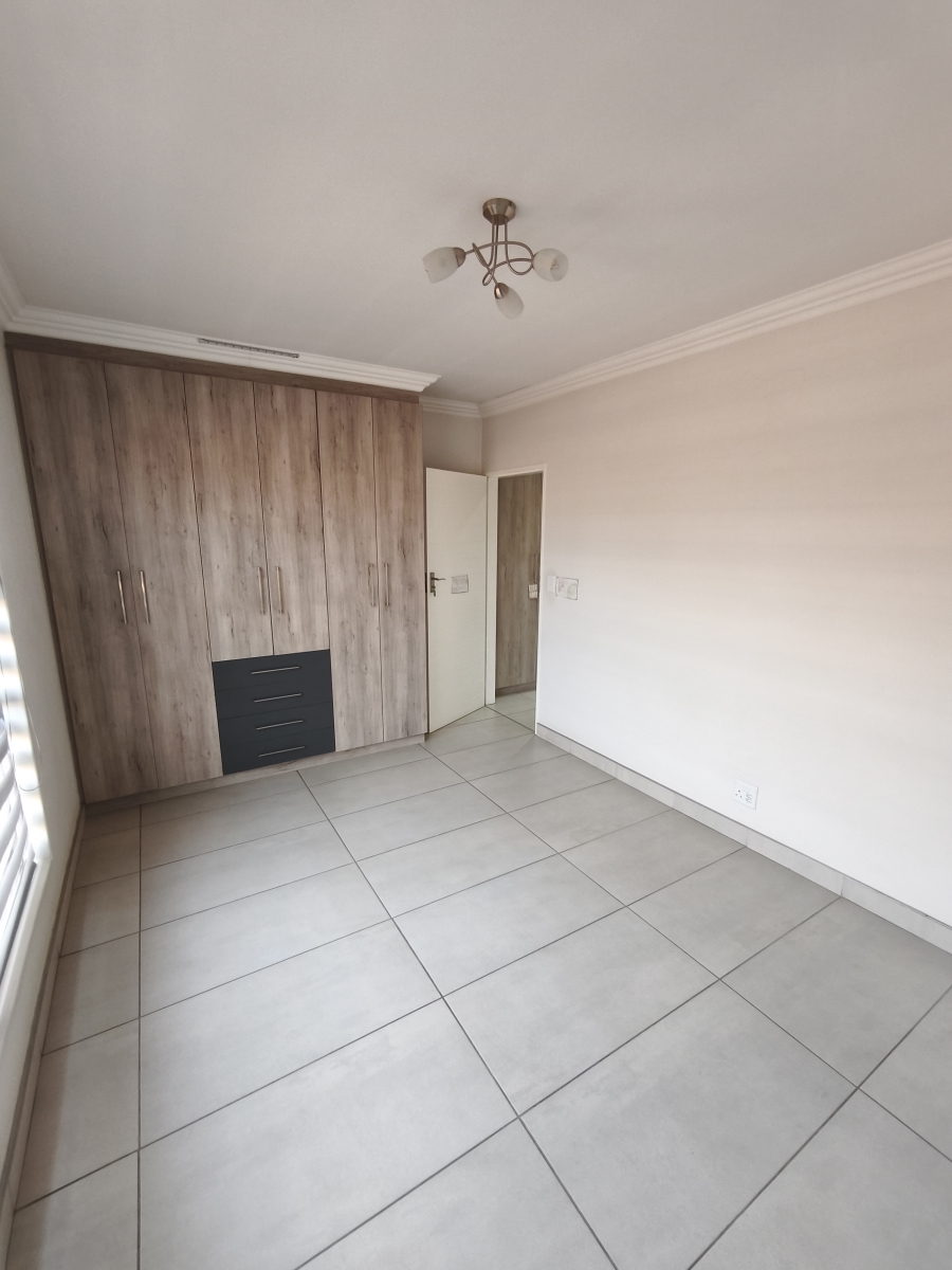 3 Bedroom Property for Sale in Dayanglen Gauteng
