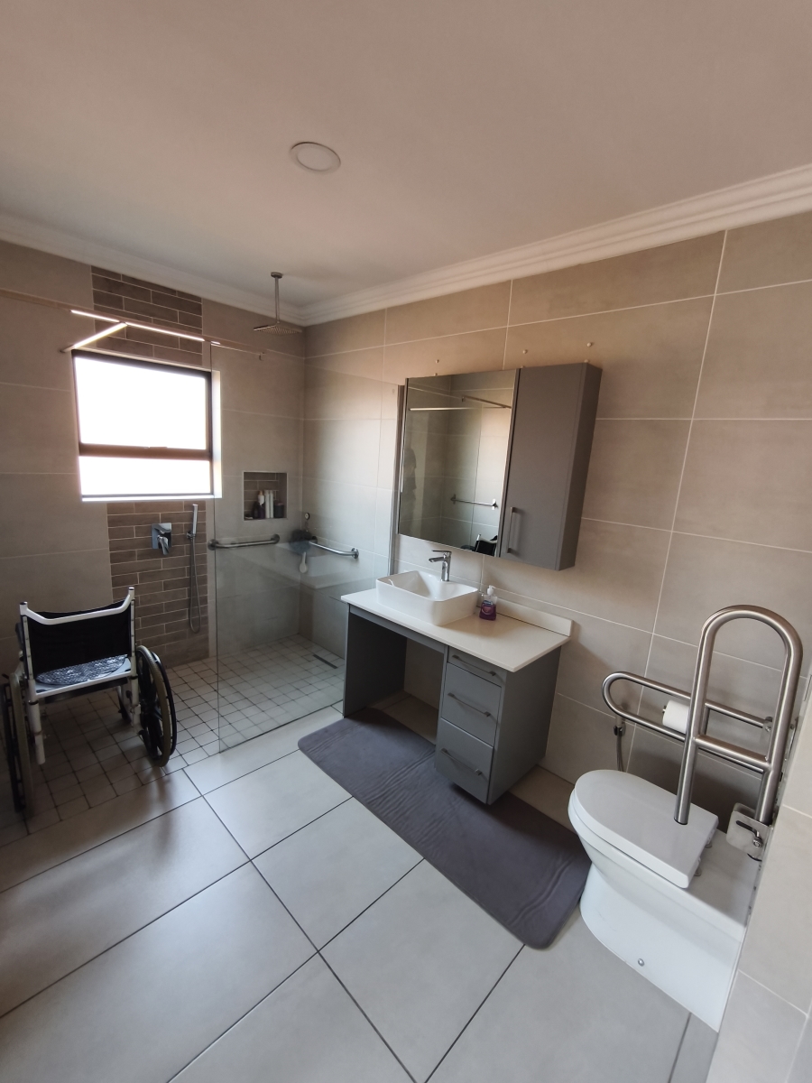 3 Bedroom Property for Sale in Dayanglen Gauteng