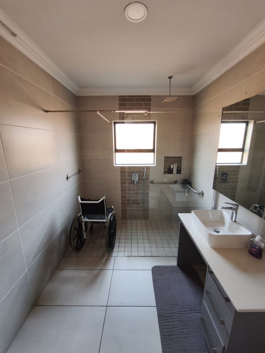 3 Bedroom Property for Sale in Dayanglen Gauteng