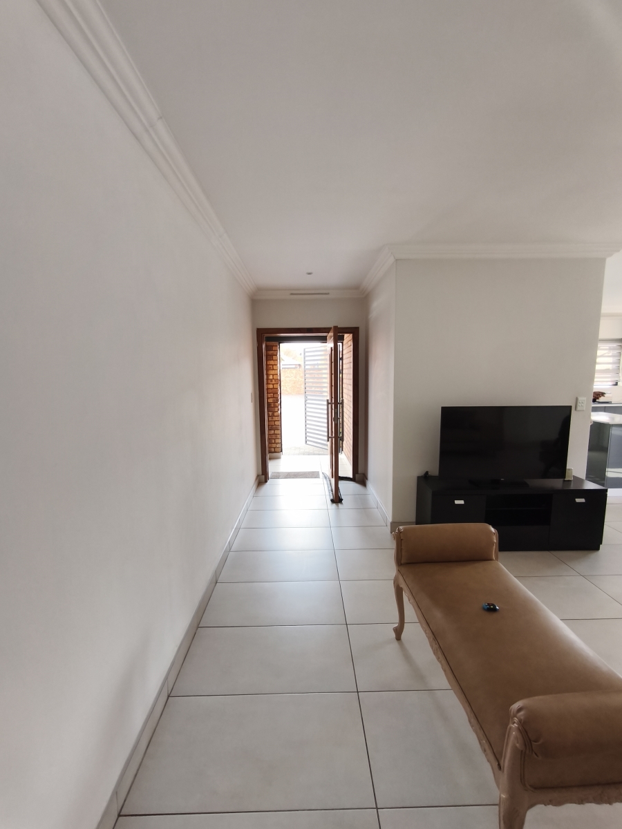 3 Bedroom Property for Sale in Dayanglen Gauteng