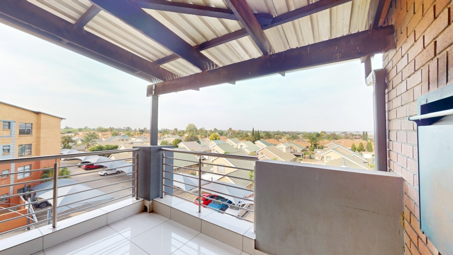 2 Bedroom Property for Sale in Eveleigh Gauteng