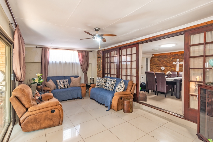3 Bedroom Property for Sale in Noordheuwel Gauteng