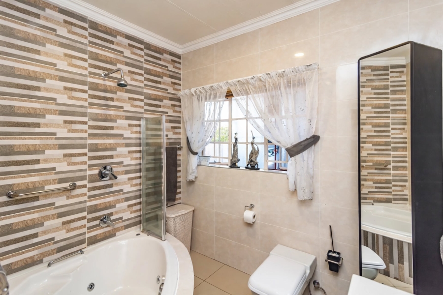 3 Bedroom Property for Sale in Noordheuwel Gauteng