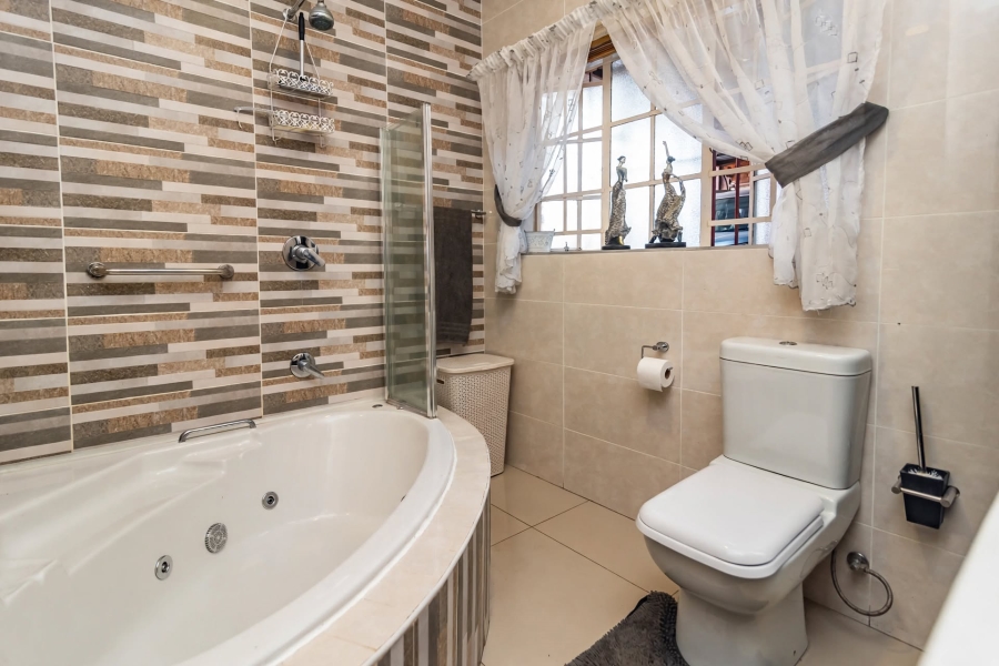 3 Bedroom Property for Sale in Noordheuwel Gauteng