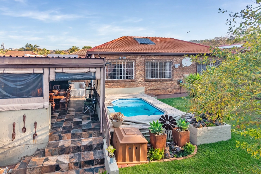 3 Bedroom Property for Sale in Noordheuwel Gauteng