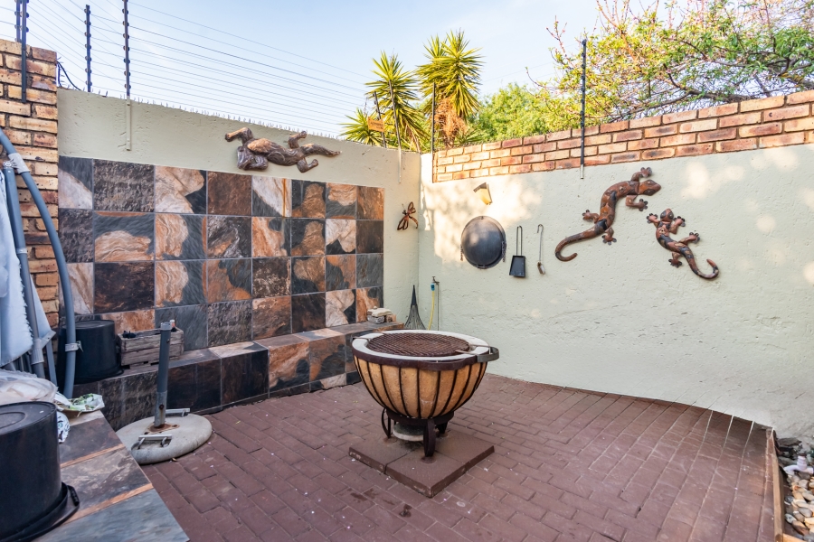 3 Bedroom Property for Sale in Noordheuwel Gauteng
