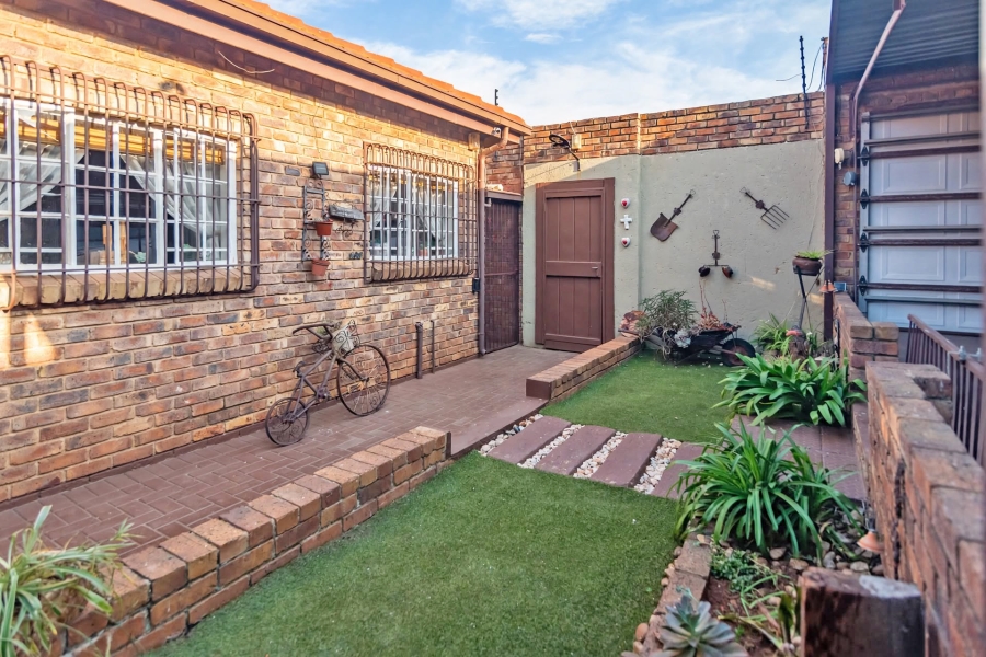 3 Bedroom Property for Sale in Noordheuwel Gauteng