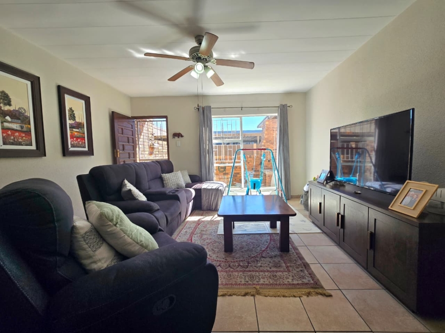 3 Bedroom Property for Sale in New Redruth Gauteng