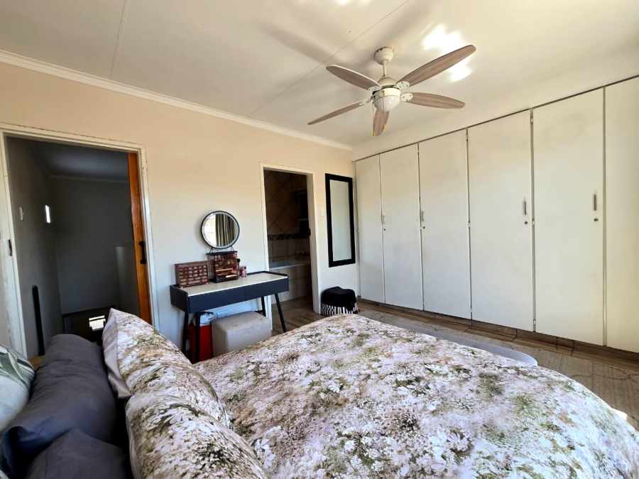 3 Bedroom Property for Sale in New Redruth Gauteng