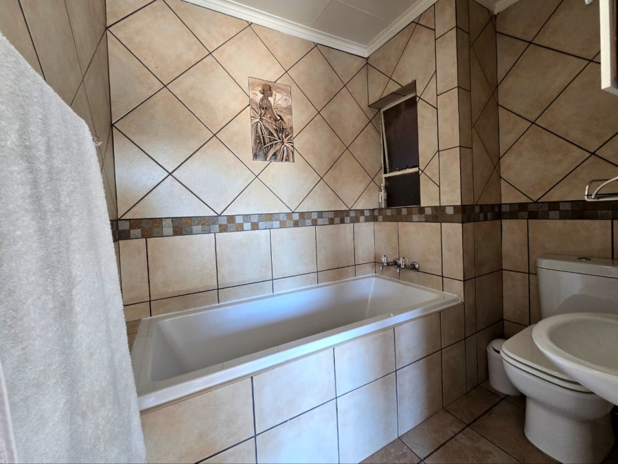 3 Bedroom Property for Sale in New Redruth Gauteng