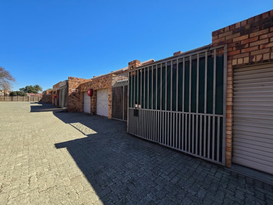 3 Bedroom Property for Sale in New Redruth Gauteng