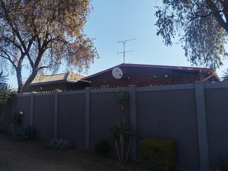4 Bedroom Property for Sale in Vanderbijlpark CE 3 Gauteng