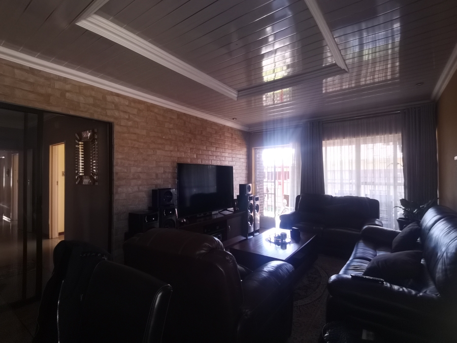 4 Bedroom Property for Sale in Vanderbijlpark CE 3 Gauteng