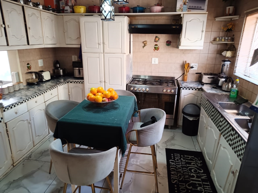 5 Bedroom Property for Sale in Rosettenville Gauteng