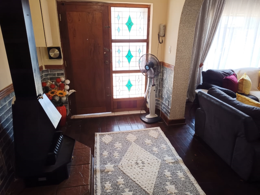 5 Bedroom Property for Sale in Rosettenville Gauteng