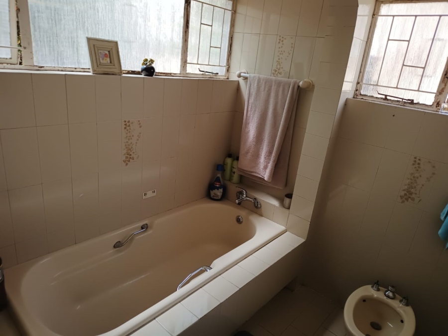 5 Bedroom Property for Sale in Rosettenville Gauteng