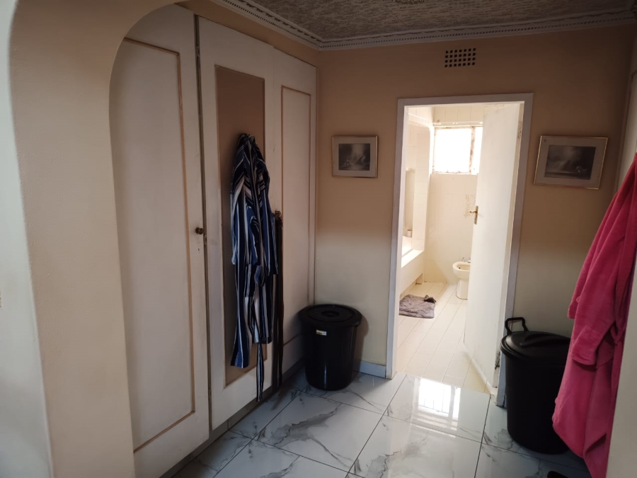 5 Bedroom Property for Sale in Rosettenville Gauteng