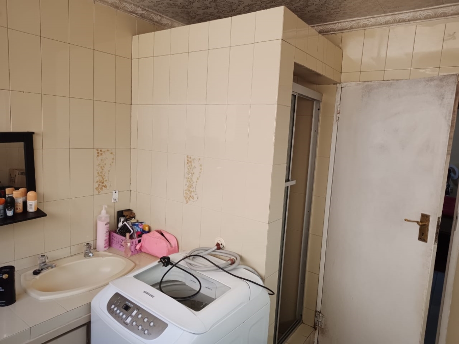 5 Bedroom Property for Sale in Rosettenville Gauteng