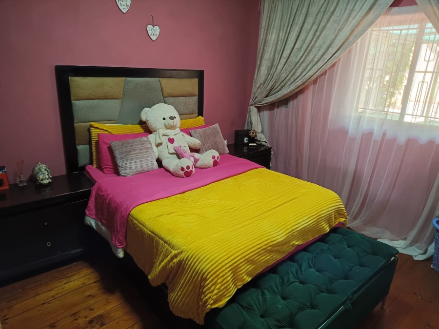 5 Bedroom Property for Sale in Rosettenville Gauteng