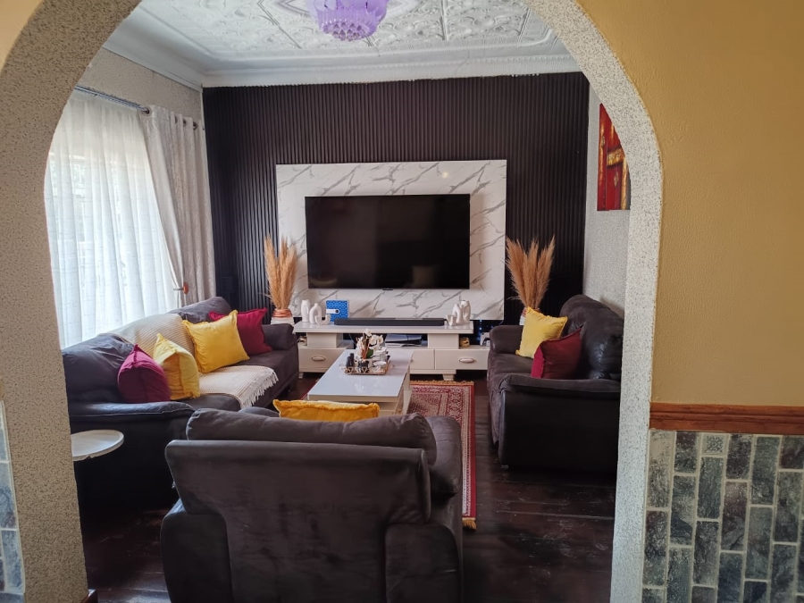 5 Bedroom Property for Sale in Rosettenville Gauteng