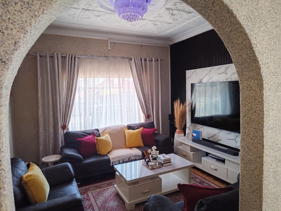 5 Bedroom Property for Sale in Rosettenville Gauteng