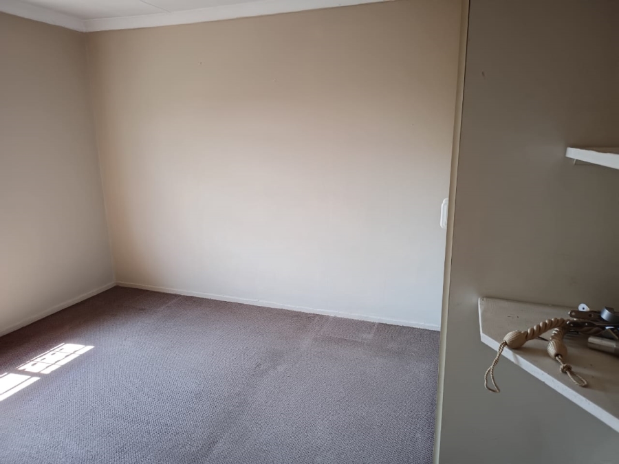 2 Bedroom Property for Sale in South Hills Gauteng