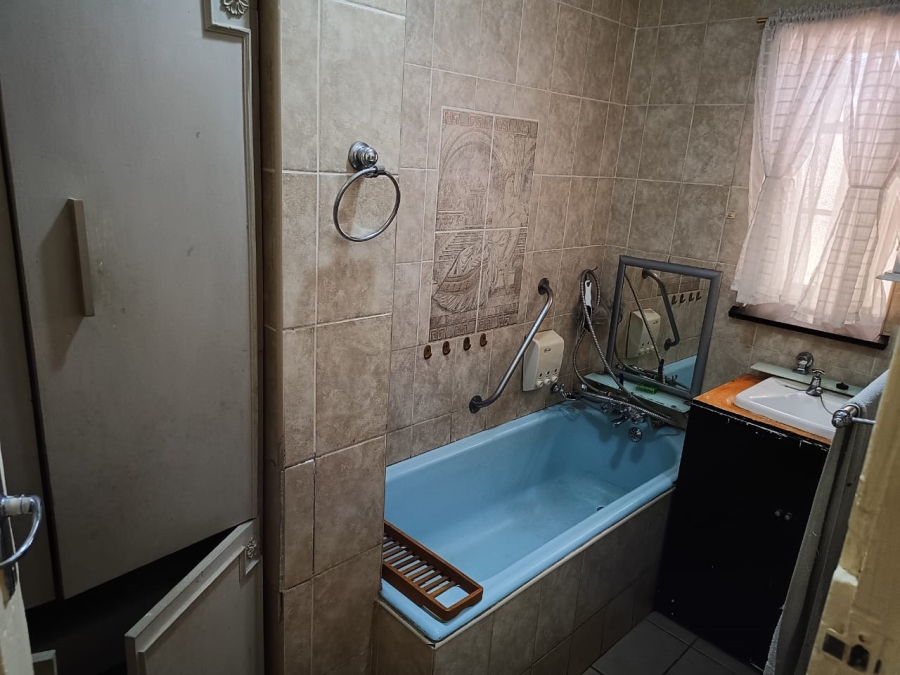 2 Bedroom Property for Sale in South Hills Gauteng