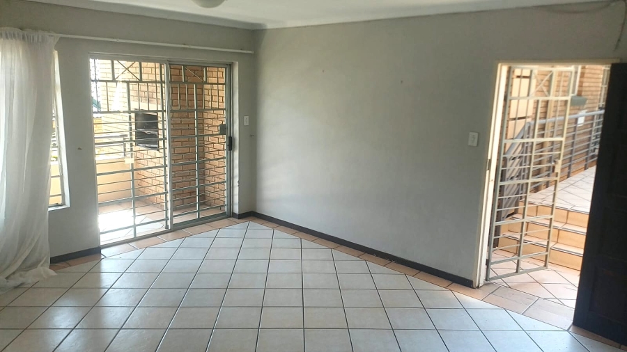 To Let 2 Bedroom Property for Rent in Die Hoewes Gauteng