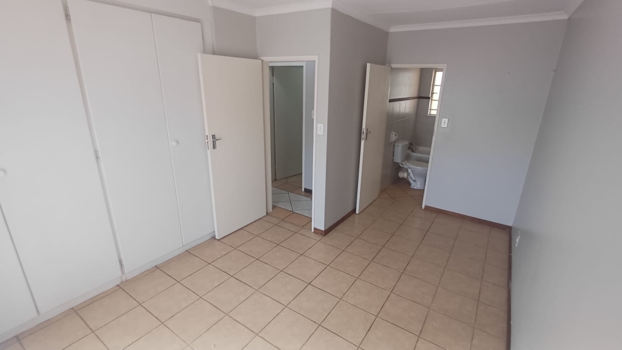 To Let 2 Bedroom Property for Rent in Die Hoewes Gauteng