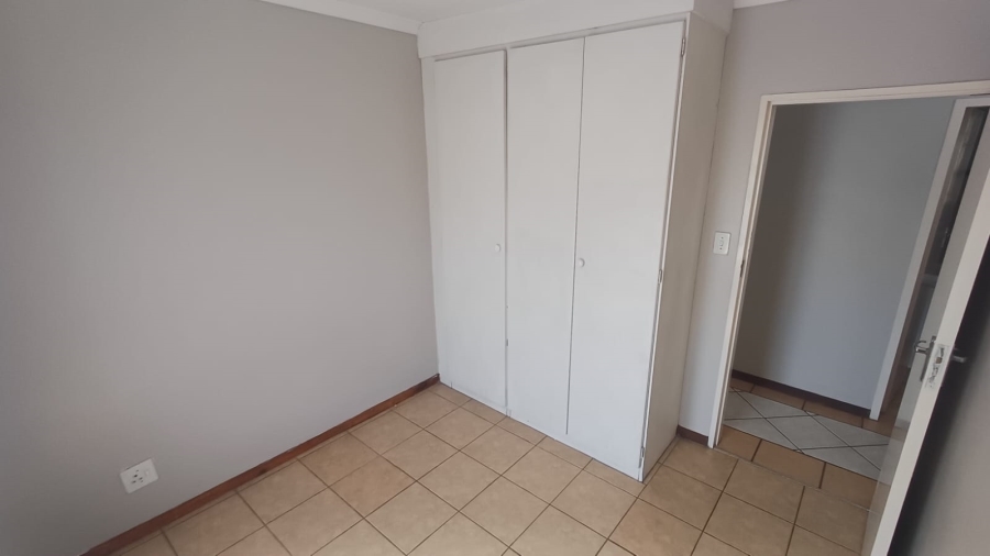 To Let 2 Bedroom Property for Rent in Die Hoewes Gauteng