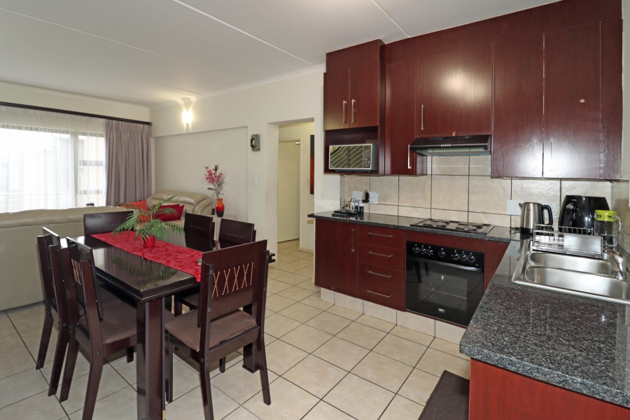 To Let 3 Bedroom Property for Rent in Barbeque Downs Gauteng