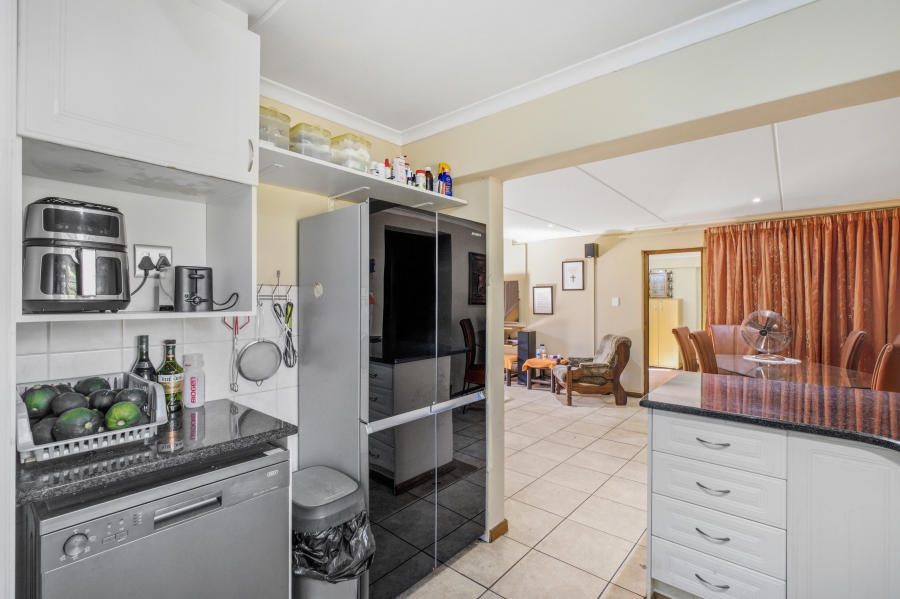 4 Bedroom Property for Sale in Barbeque Downs Gauteng