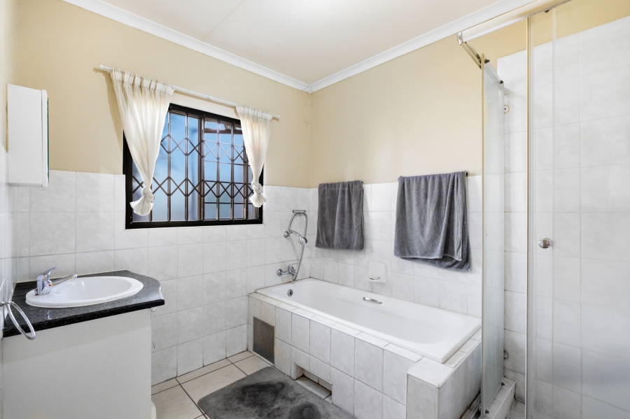 4 Bedroom Property for Sale in Barbeque Downs Gauteng
