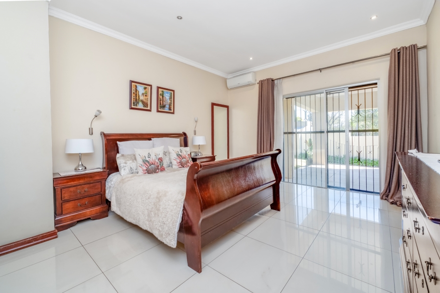 4 Bedroom Property for Sale in Lonehill Gauteng