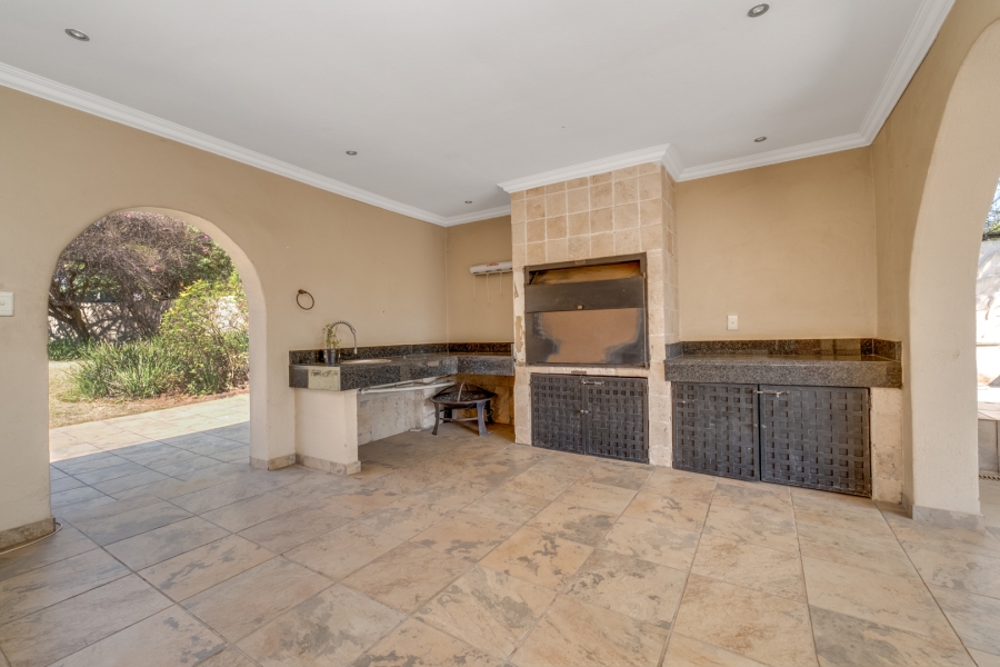 4 Bedroom Property for Sale in Lonehill Gauteng