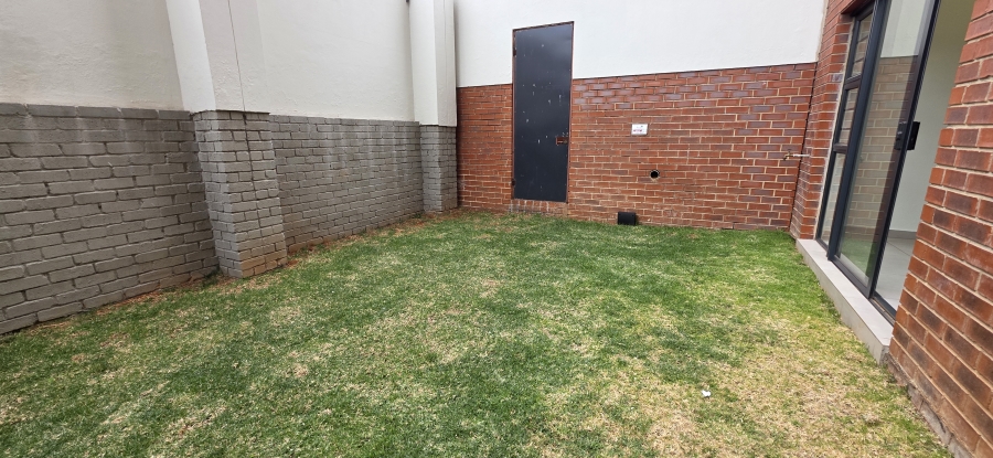 To Let 1 Bedroom Property for Rent in Greenstone Hill Gauteng