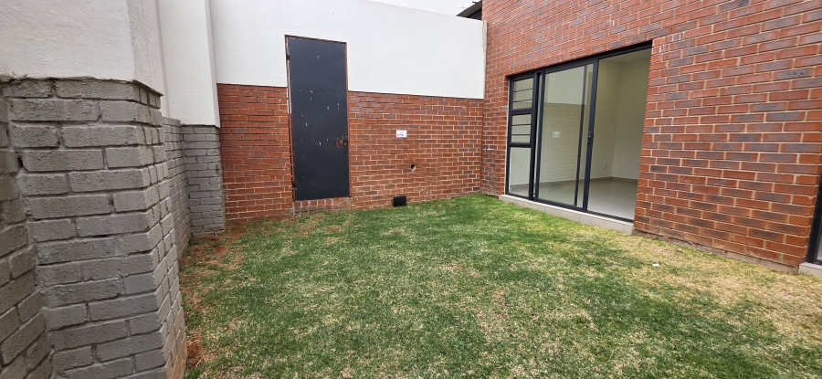 To Let 1 Bedroom Property for Rent in Greenstone Hill Gauteng