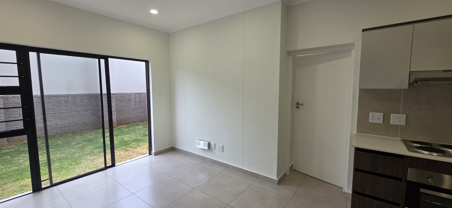 To Let 1 Bedroom Property for Rent in Greenstone Hill Gauteng