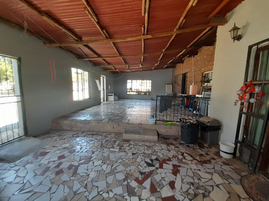 7 Bedroom Property for Sale in Pretoria North Gauteng