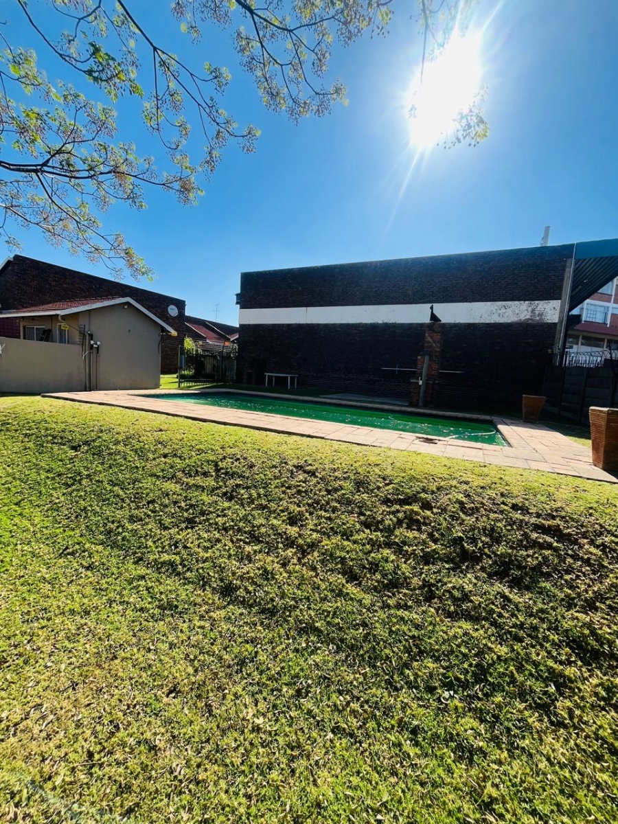 3 Bedroom Property for Sale in Birchleigh North Gauteng