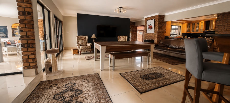 6 Bedroom Property for Sale in Sunward Park Gauteng