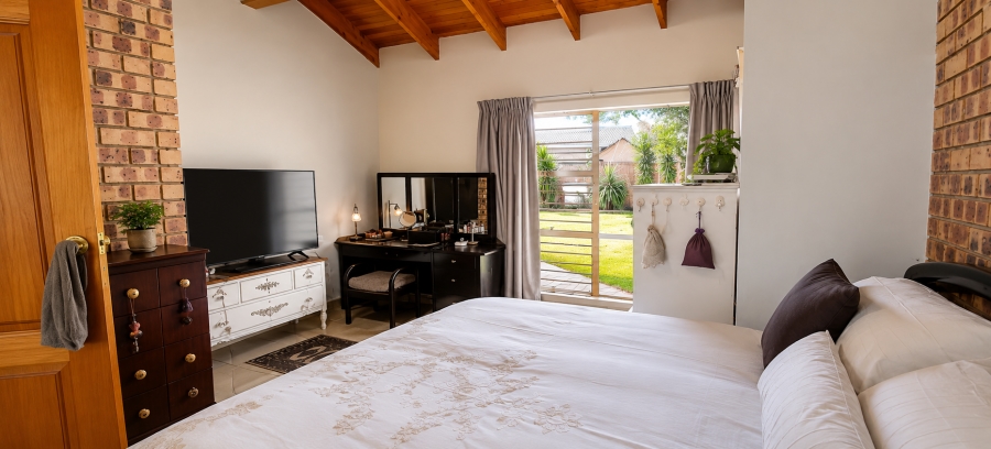 6 Bedroom Property for Sale in Sunward Park Gauteng