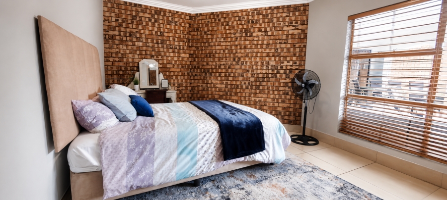 6 Bedroom Property for Sale in Sunward Park Gauteng