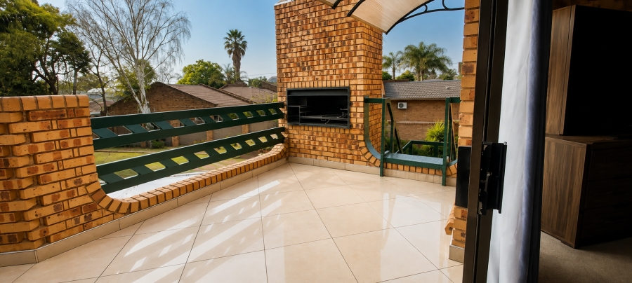 6 Bedroom Property for Sale in Sunward Park Gauteng