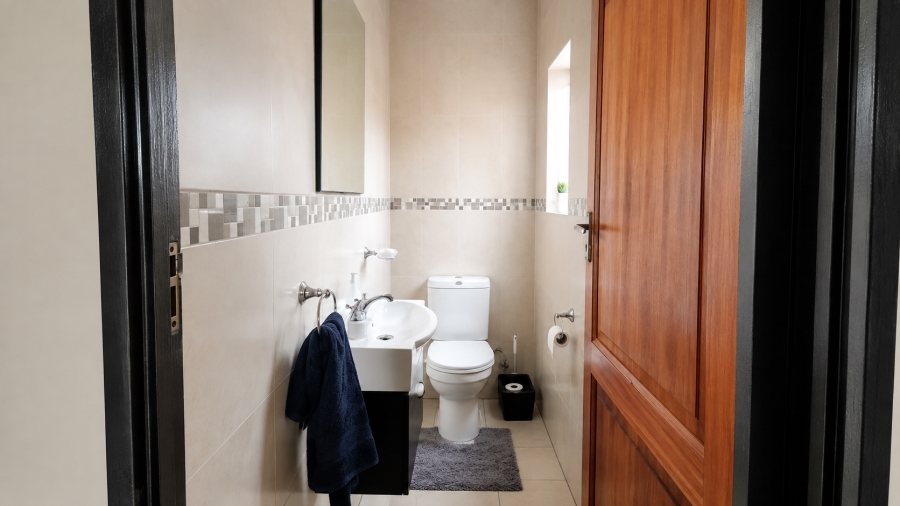 6 Bedroom Property for Sale in Sunward Park Gauteng