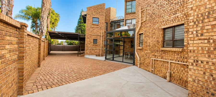 6 Bedroom Property for Sale in Sunward Park Gauteng