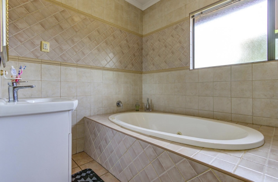4 Bedroom Property for Sale in Rynfield Gauteng