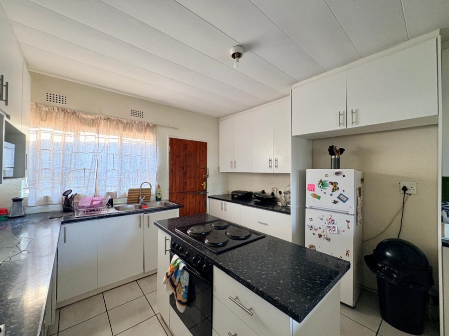 3 Bedroom Property for Sale in Strubenvale Gauteng