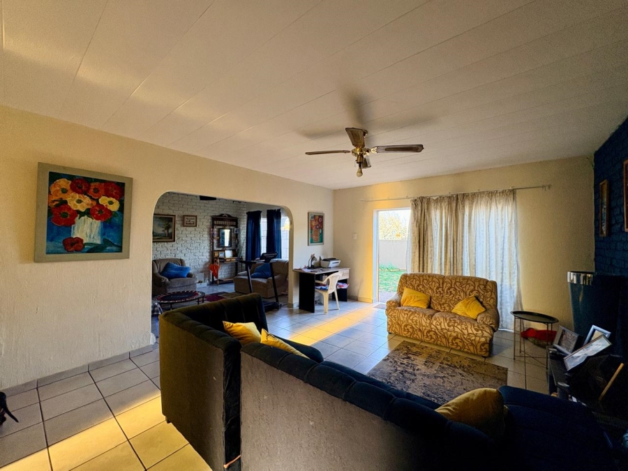 3 Bedroom Property for Sale in Strubenvale Gauteng